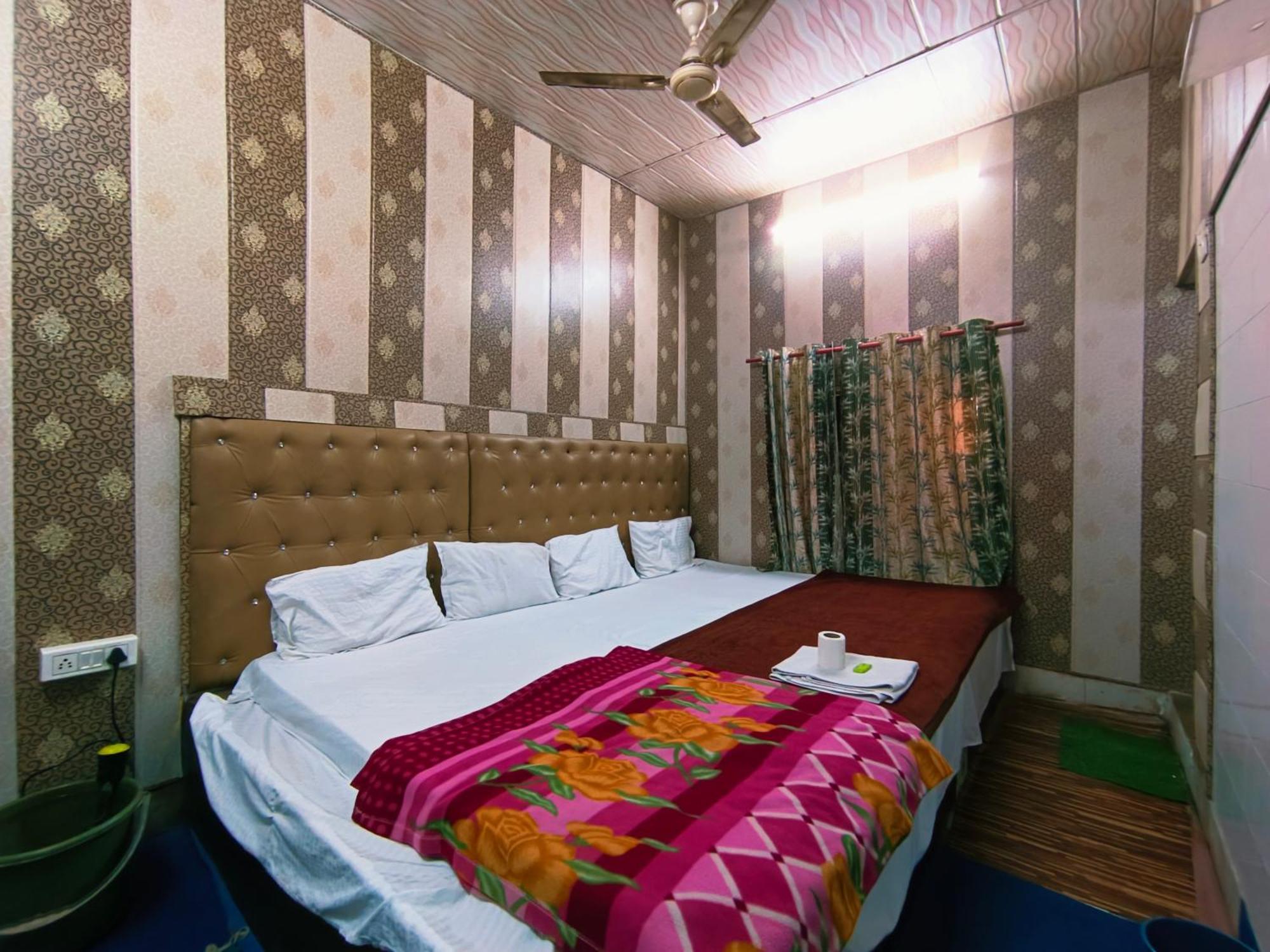Hotel India Inn Walking Distance From Taj Mahal-- Rooftop Taj Mahal View Agra  Exterior photo