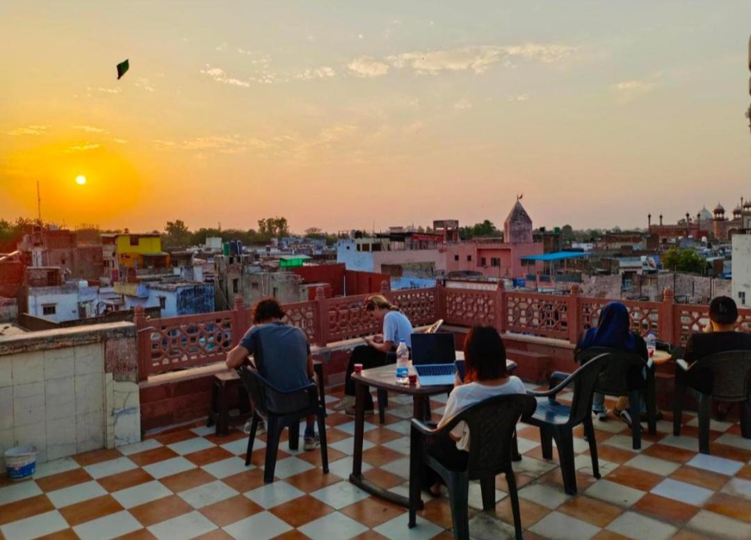 Hotel India Inn Walking Distance From Taj Mahal-- Rooftop Taj Mahal View Agra  Exterior photo